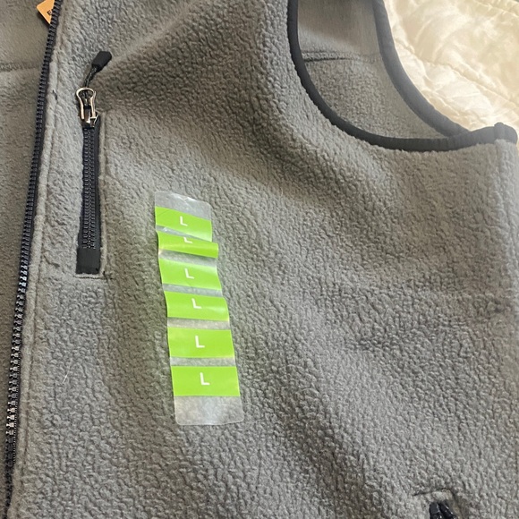 Eddie Bauer Charcoal Fleece Vest - Picture 4 of 8